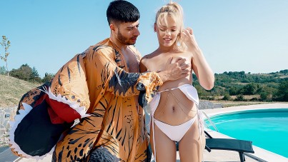 Pranking My Blonde Stepsis With A Creampie Surprise's Cam show and profile