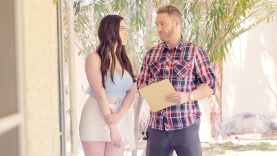 Neighborhood Hottie Alyx Star's Big Welcome with Deep Penetration and Explosive Cumshot