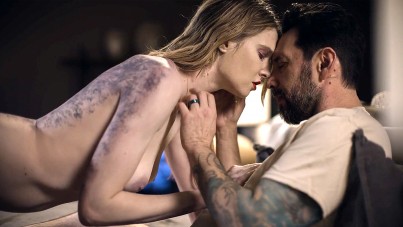Blonde Ashley Lane Warms Up with a Hairy Fetish Cumshot