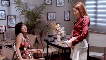 Asian and Redhead Delight: Emiri Momota and Layla Scarlet's Interracial Cumshot Adventure in the Desert