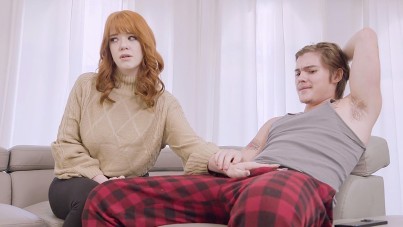 Redheaded Ariel Darling's Anal Adventure: From Rub to Cumshot