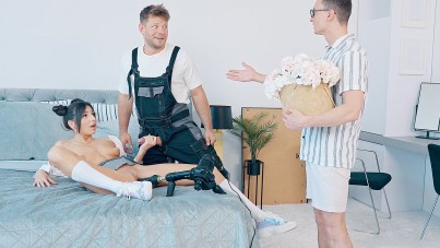 Brunette Mini-Mitzix Craves More Than Just Romance: A Threesome Creampie Adventure's Cam show and profile
