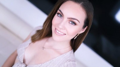 Brunette Bartender Freya Parker Served with a Big Load