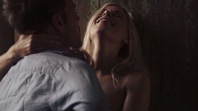 Blonde Babe Lola Myluv's Outdoor Creampie Adventure on Night Street