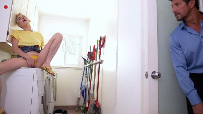 Sneaky Stepdad Licks Teen Skye Blue's Pussy in Secret