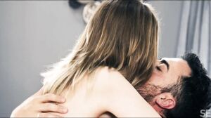 Alice Klay's Sensual Fingering and Hardcore Ride