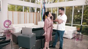 Slippery Nuru Massage Turns Into Hardcore Blowjob With MILF Savanah Storm's Cam show and profile