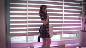 Crystal Clear: Teen Babe'S Sensational Blowjob's Cam show and profile