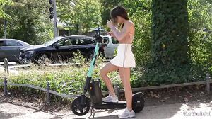 Wild Encounter: Ellie'S Public Park Adventure's Cam show and profile