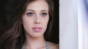 Sensual Outdoor Encounter: Pussy Licking Delight's Cam show and profile
