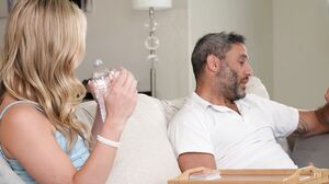 Cheerleader's Secret: Seducing My Roommate's Dad
