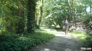 Mature Stud Seduces Young Nympho In Wild Outdoor Encounter's Cam show and profile