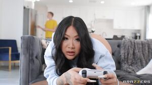 Hollywood Heat: A Threesome Adventure With Big Tits And Blowjobs's Cam show and profile