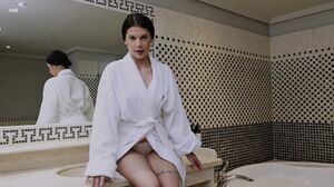 Sensual Solo Bath: Asandra Dewy's Steamy Masturbation Session