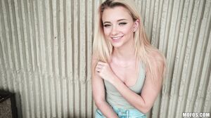 Blonde Bombshell Riley Star'S Public Outdoor POV Blowjob's Cam show and profile