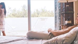 Experience the Art of Seduction: Betzz's Hardcore Blowjob Mastery