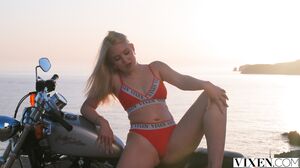 Blonde Bombshell Nikoletta Queen's Hardcore Orgasm Explosion