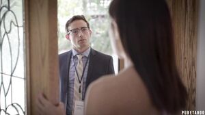 Census Craze: Jake Adams Measures Up to Kendra Spade's Big Assets