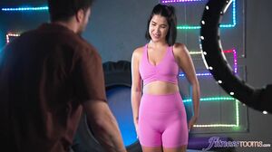 Sweaty Gym Session Turns Into Hardcore Blowjob and Intense Fucking with MILF Lady Dee