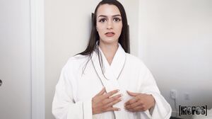 Summer Renee Begs for Late Checkout with Epic POV Blowjob and Big Tit Cumshot