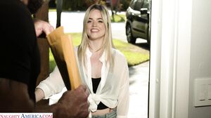 Blonde Babe Sage Pillar's Big Ass American Daydream Seduction