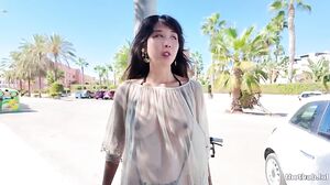 Kiara's Daring Outdoor Restaurant Adventure in Hawaiian Paradise