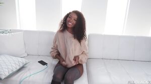 Ebony Goddesses Jezabel and Gia Devour Each Other's Juicy Pussies