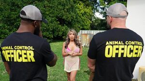 Luna's Steamy Colombiana Threesome Adventure