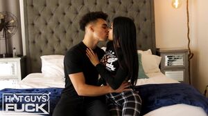 Petite Latina Reina Heart's Intense Hardcore Ride with Justin Tyme