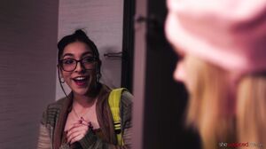 Lesbian Seduction: Madison Wilde and Zoey Uso Explore Each Other