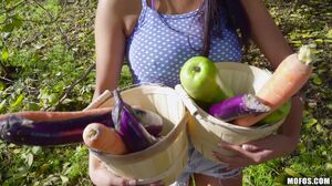 Eric John Plows Aryana Amatista in a Steamy Garden Salad POV Blowjob Session