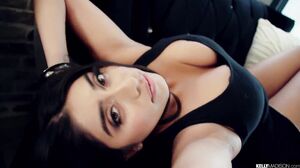 Big Ass and Big Tits Bombshell Gets Her Pussy Filled with Hot Creampie