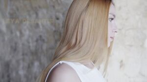 Leya Desantis Slow Morning Fingering Session