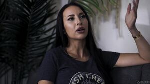 Voluptuous Brunette MILF Ignites Wild Passion in Steamy Bedroom Session