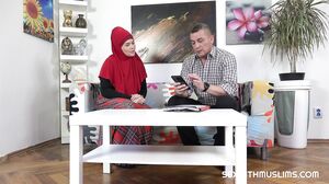 Muslim MILF Gives a Sloppy Blowjob Before Getting Pounded Hard