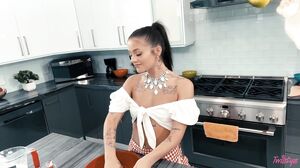 Ryan Reid and Scarlett Alexis Explore Each Other with Passionate Pussy Licking