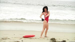 Busty Lifeguard Jayden Jaymes Gives Sloppy Blowjob on the Beach