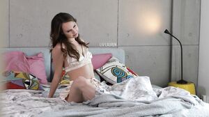 Morning Craving: Solo Fingering and Masturbation Session