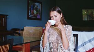 Sonya’s Steamy Solo Session: Fingering Herself in a Cozy Hideaway