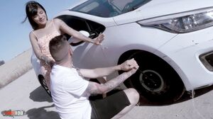 Latina Beauty Gets Picked Up After Breakdown and Gives Roadside Blowjob