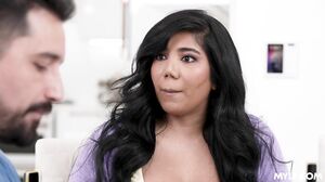 Seductive brunette turns up the heat in a steamy solo session