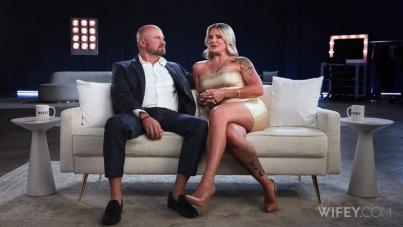 Blonde Hotwife Cameryn Morie Takes a Creampie in Front of Her Cuckold Hubby
