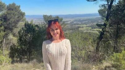 25-Year-Old Seductive French Tourist Teases with Irresistible Charm