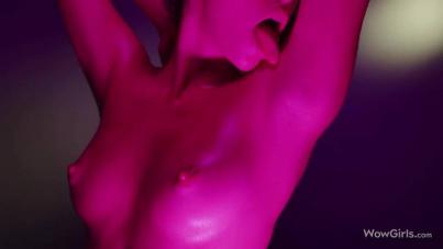 Alissa Foxy's Seductive Solo Tease