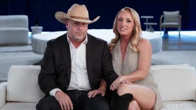 Wife's First Face Reveal: Busty Blonde Takes BBC While Hubby Watches