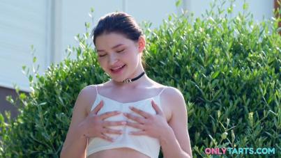 Hungry Petite Stepsis Tempts Her Buff Stepbro With a Massive Ass Craving Deep Anal