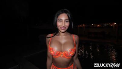 Late Night Outdoor Passion: Black-Haired Bombshell Takes Every Drop