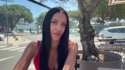 Louna, the 28-year-old brunette from Marseille, strips down for her first hardcore casting and takes a facial