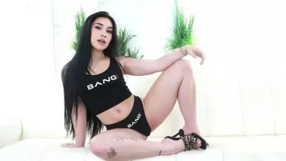 Couchside Seduction: Delilah Dagger's Artful Bang Surprise